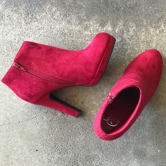 Soda Shoes Violin Red Suede Platform Ankle Bootie - Picture 3 of 8